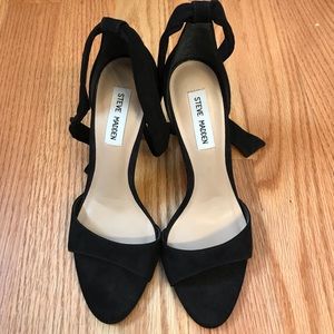 Steve Madden Bowwtye Black Suede Heel